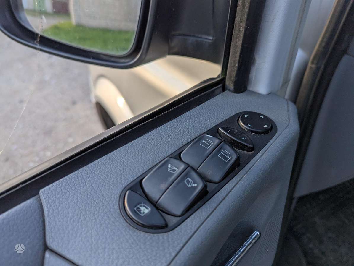 Mercedes-Benz Viano 2005 — photo 9