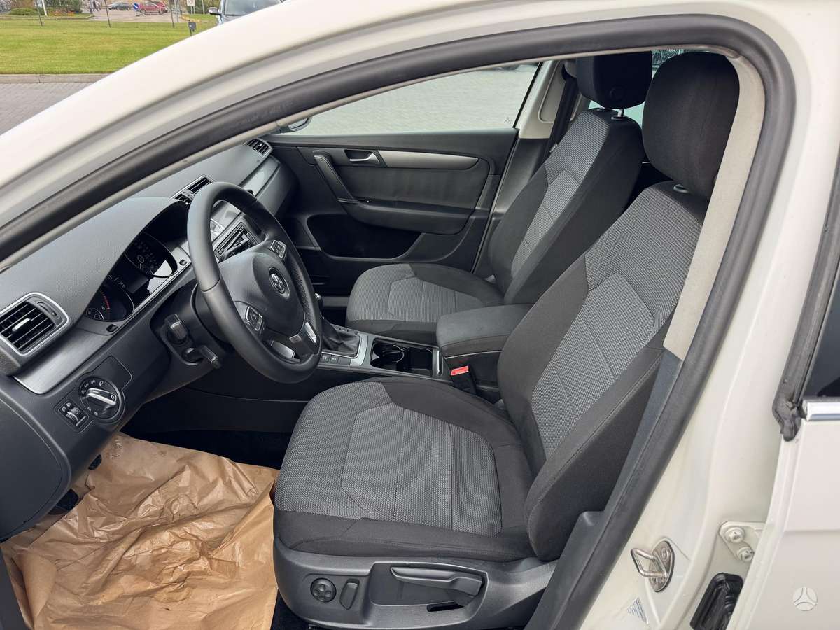 Volkswagen Passat 2011 — photo 16