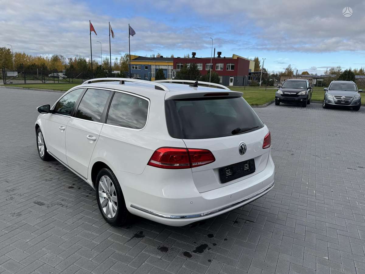 Volkswagen Passat 2011 — photo 6