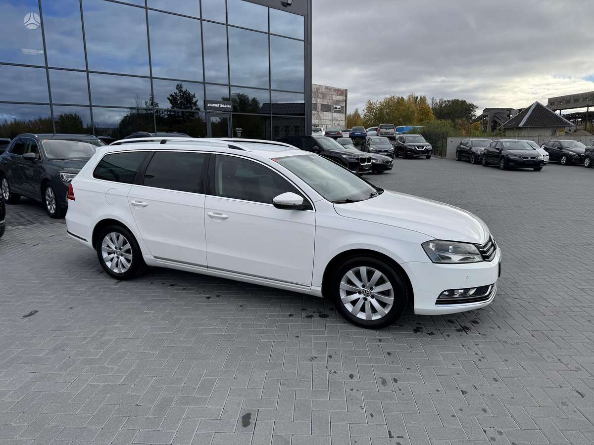 Volkswagen Passat 2011 — photo 8