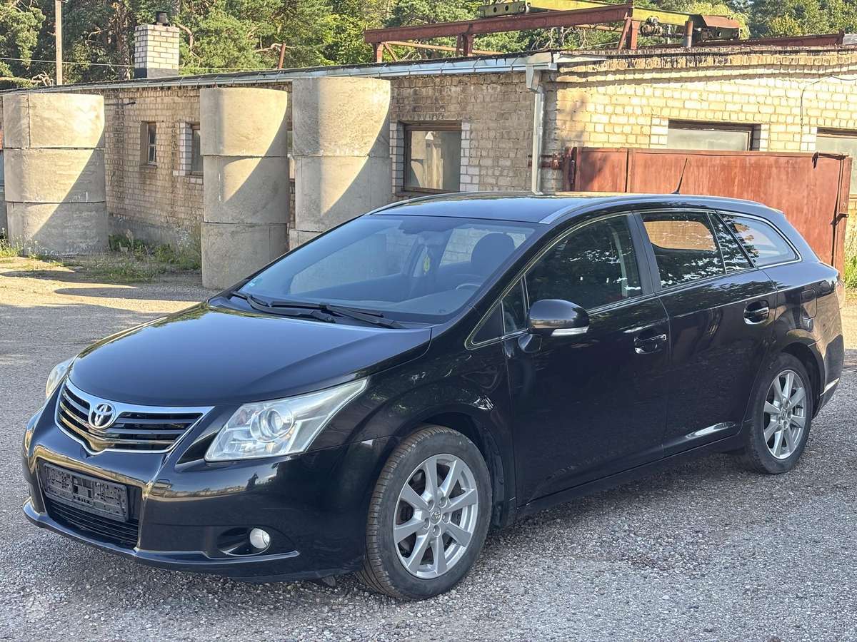 Toyota Avensis, 2010