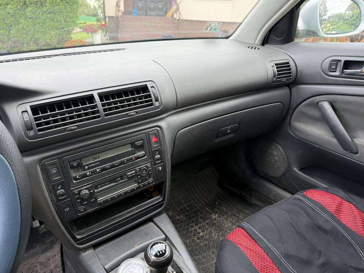 Volkswagen Passat 2005 — photo 11