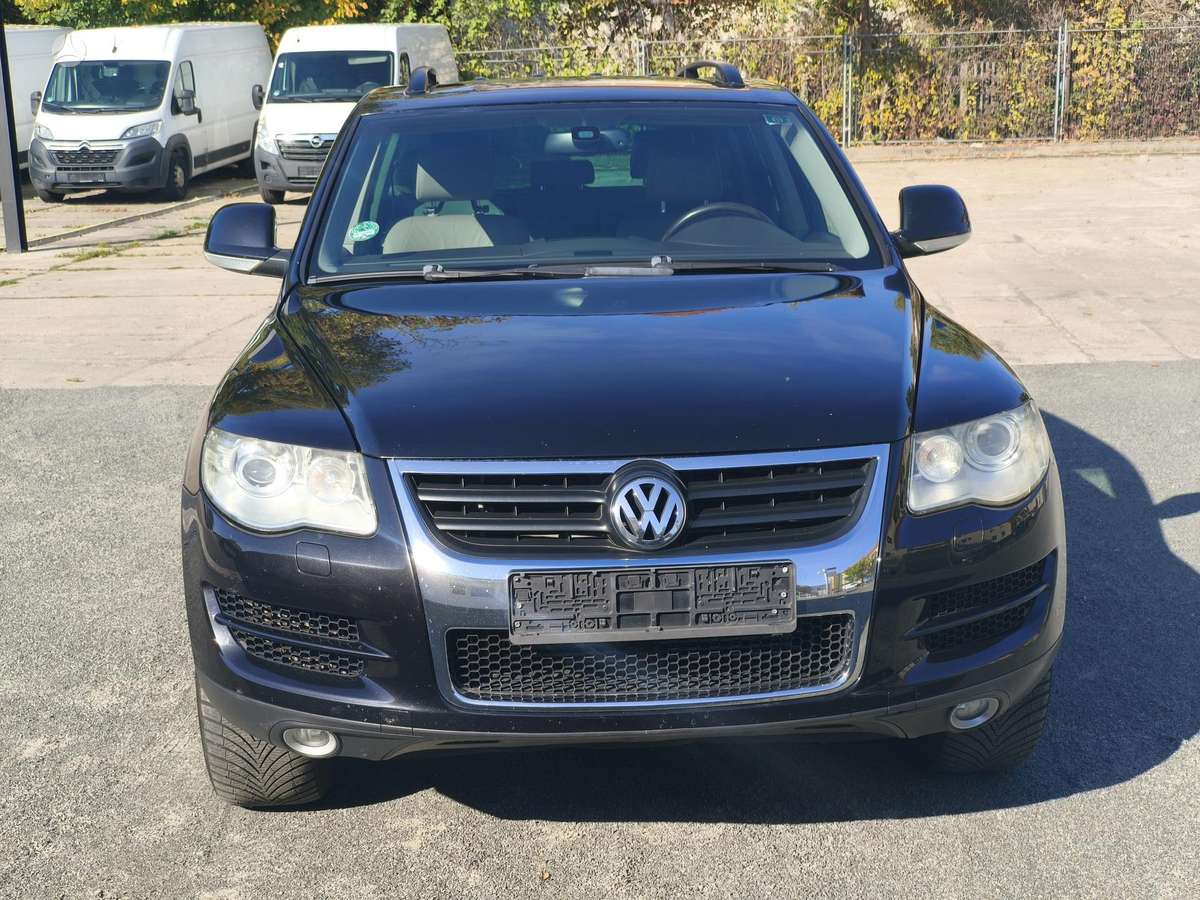 Volkswagen Touareg 2009 — вигляд ззаду