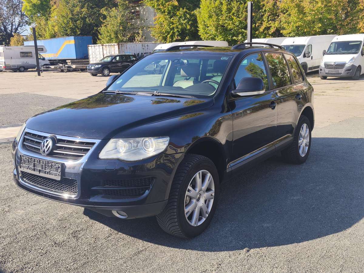 Volkswagen Touareg 2009 — салон