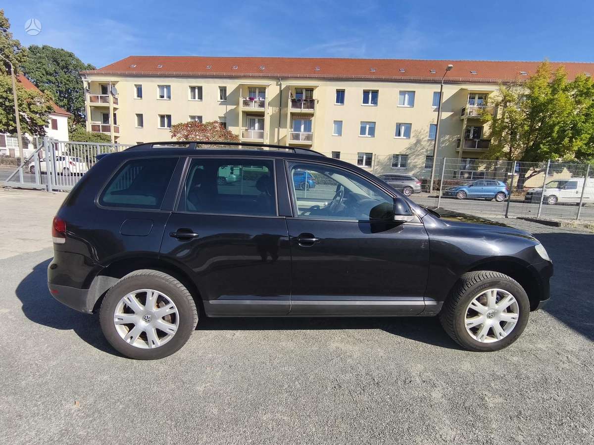 Volkswagen Touareg 2009 — двигун 2967 cm³, 239 HP (176kW)