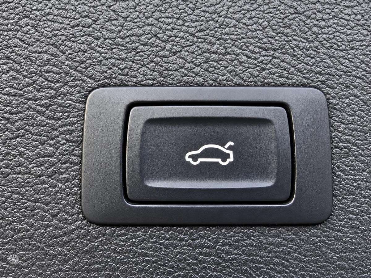 Audi A4 2015 — photo 7