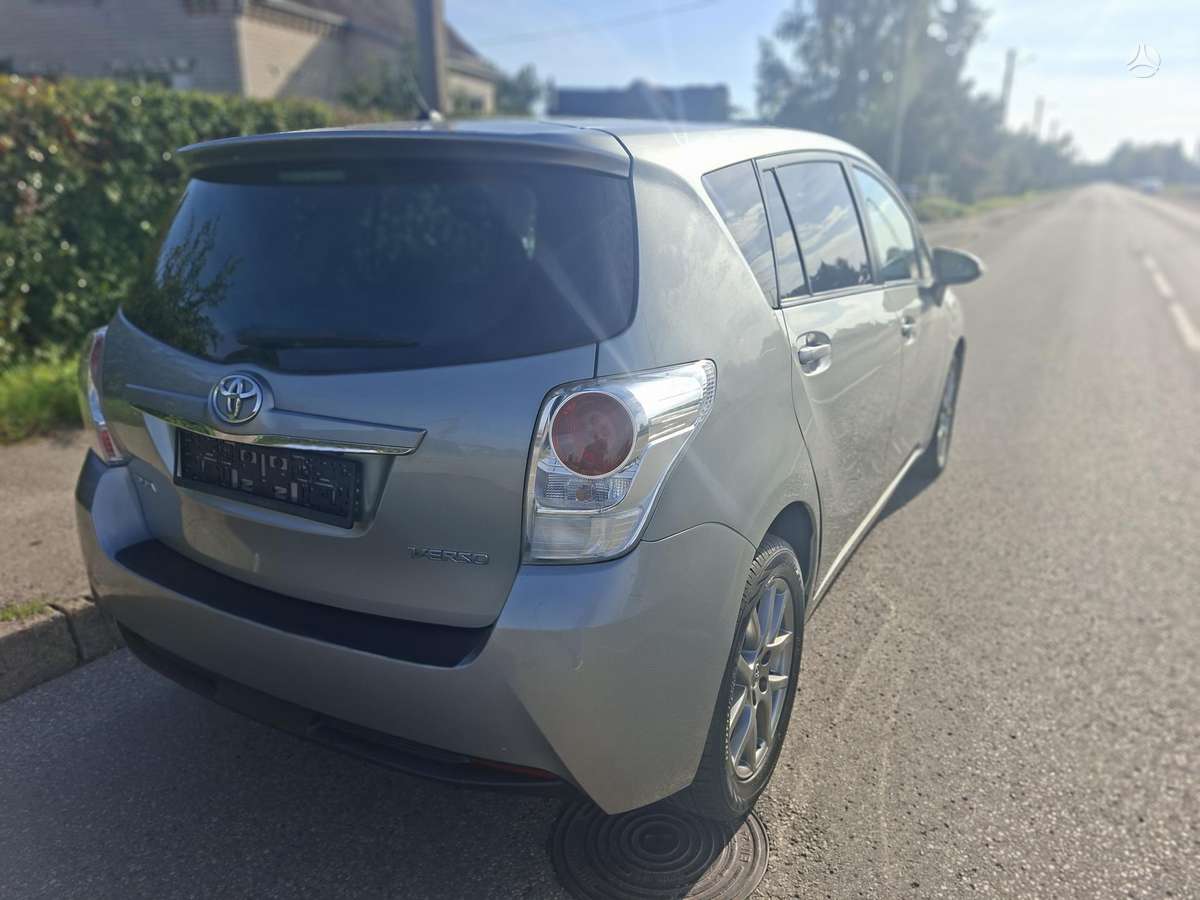 Toyota Verso 2014 — салон