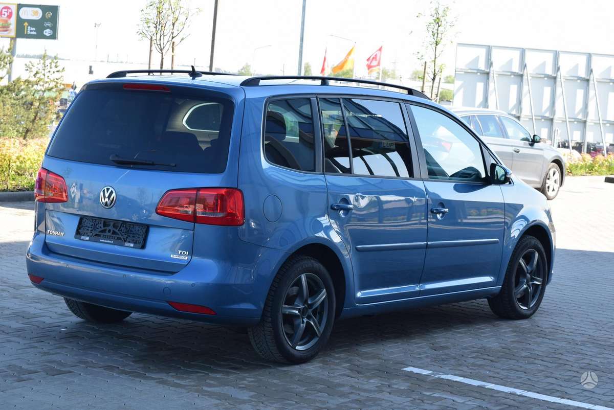Volkswagen Touran 2011 — двигун 1598 cm³, 105 HP (77kW)