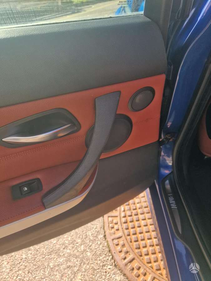 BMW 320 2009 — photo 15