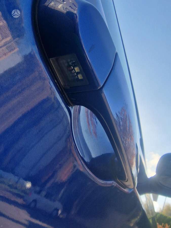 BMW 320 2009 — photo 20