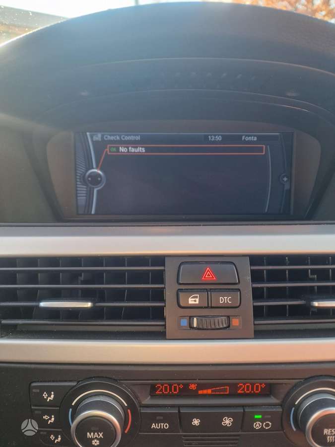BMW 320 2009 — photo 22