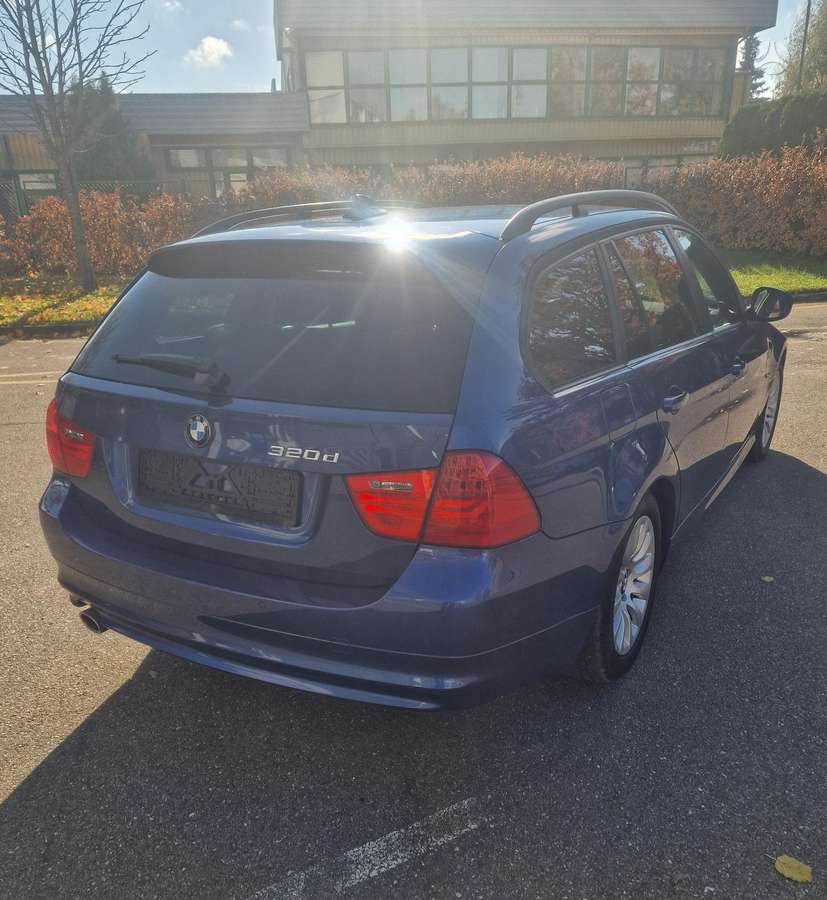 BMW 320 2009 — photo 6