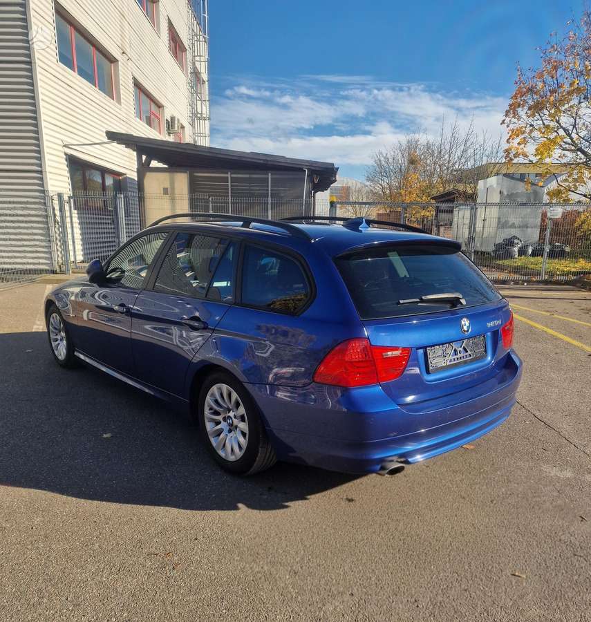 BMW 320 2009 — photo 7