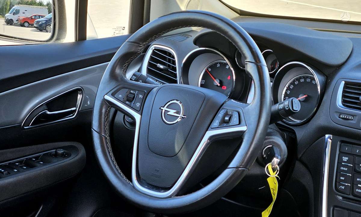 Opel Mokka 2013 — photo 10
