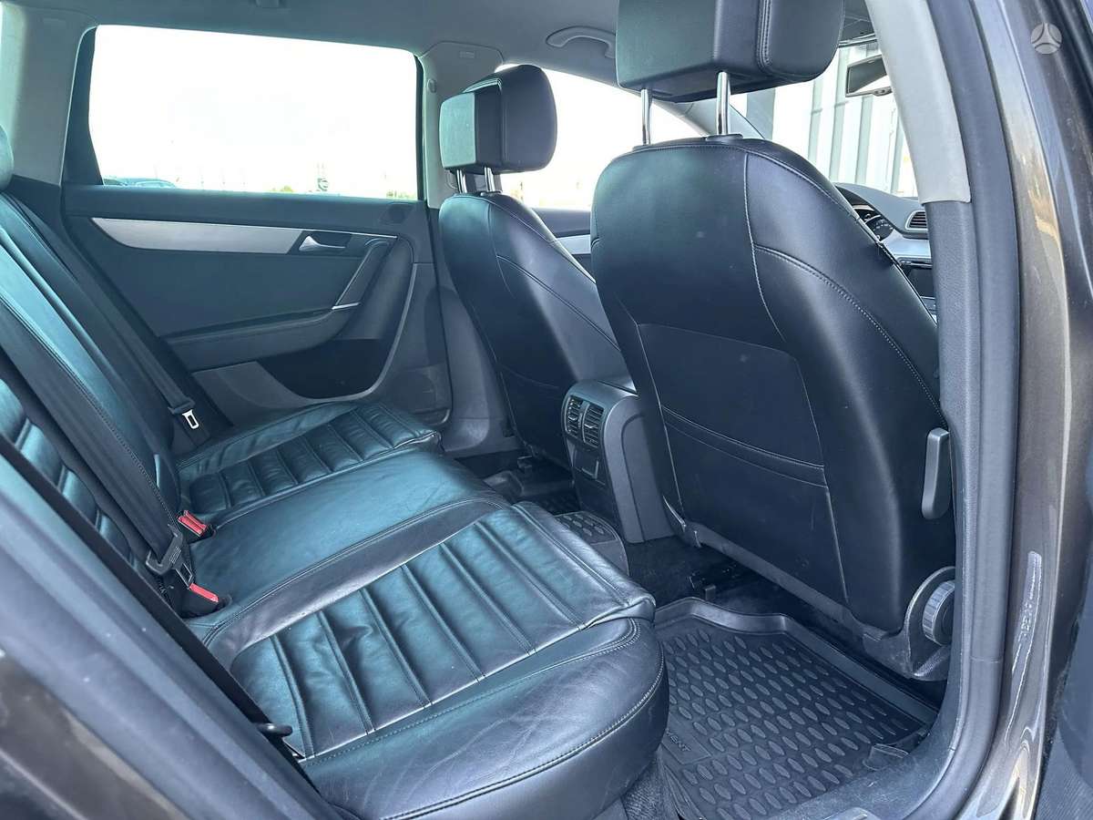 Volkswagen Passat 2012 — photo 10