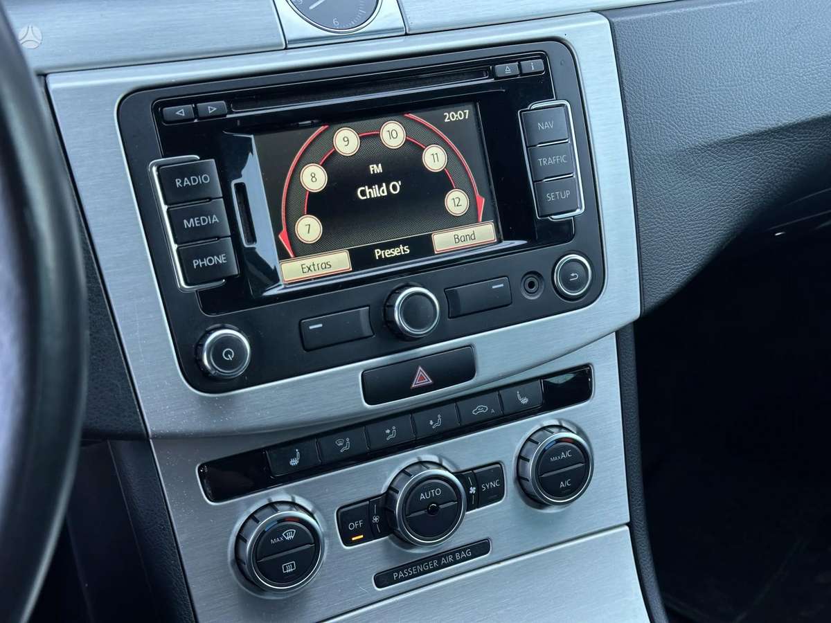 Volkswagen Passat 2012 — photo 15