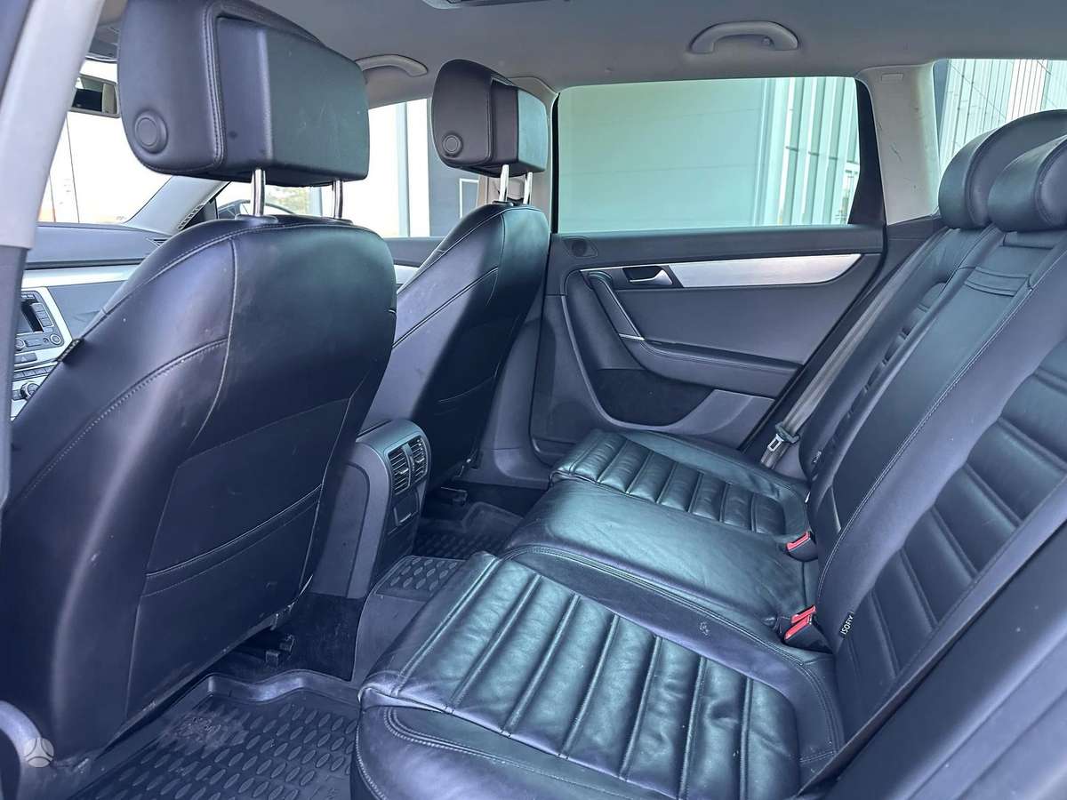 Volkswagen Passat 2012 — photo 9
