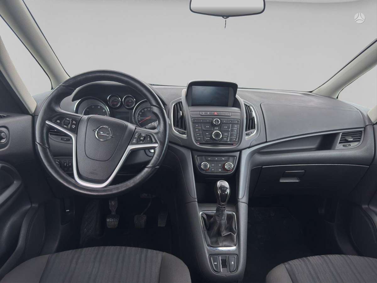 Opel Zafira 2015 — фото 11