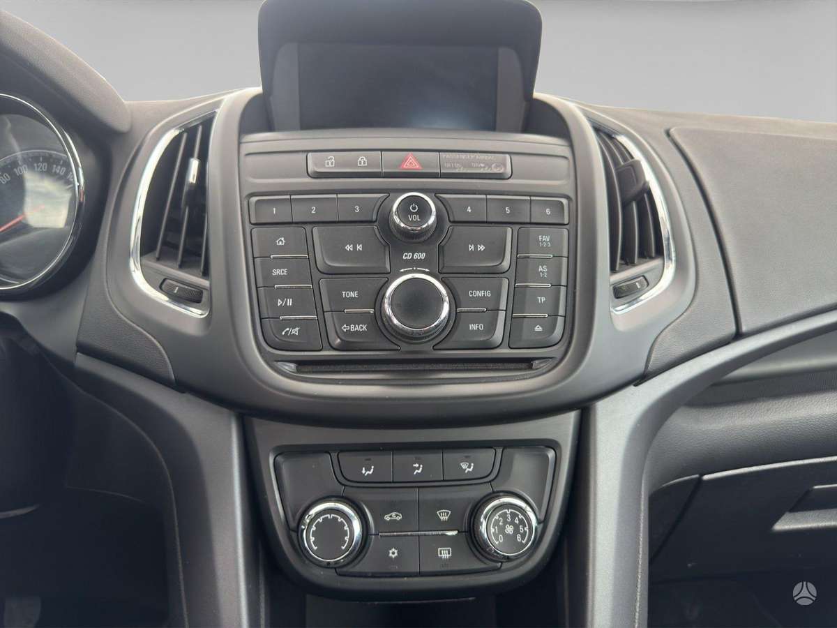 Opel Zafira 2015 — фото 13