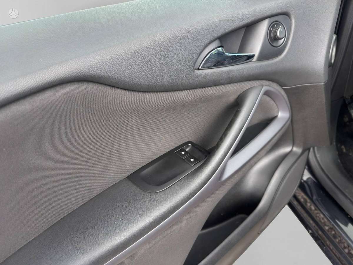 Opel Zafira 2015 — фото 14