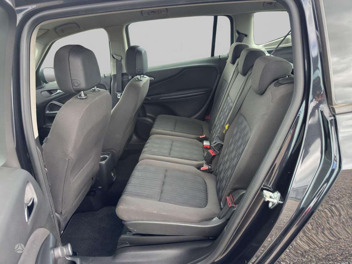 Opel Zafira 2015 — фото 15