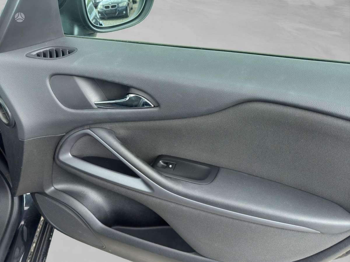 Opel Zafira 2015 — фото 16