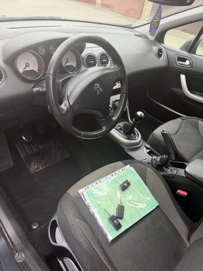 Peugeot 308 2012 — photo 10