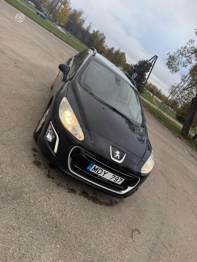 Peugeot 308 2012 — engine 1600 cm³, 111 HP (82kW)