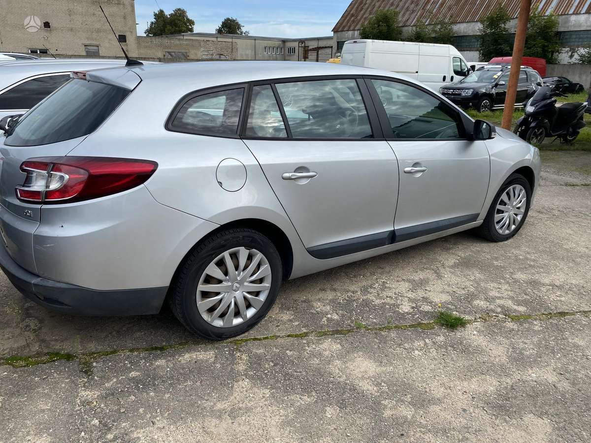 Renault Megane 2015 — двигун 1500 cm³, 110 HP (81kW)