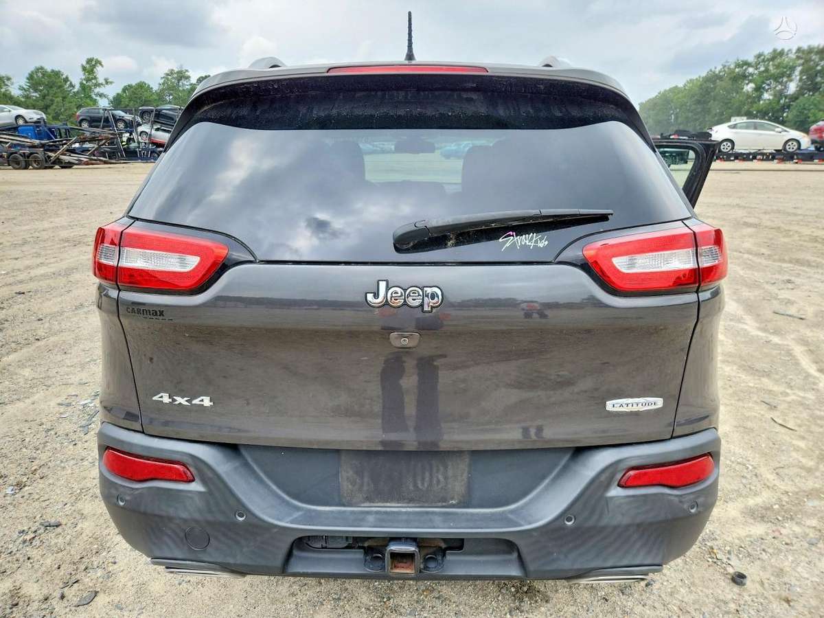 Jeep Cherokee 2015 — двигун 3200 cm³, 272 HP (200kW)