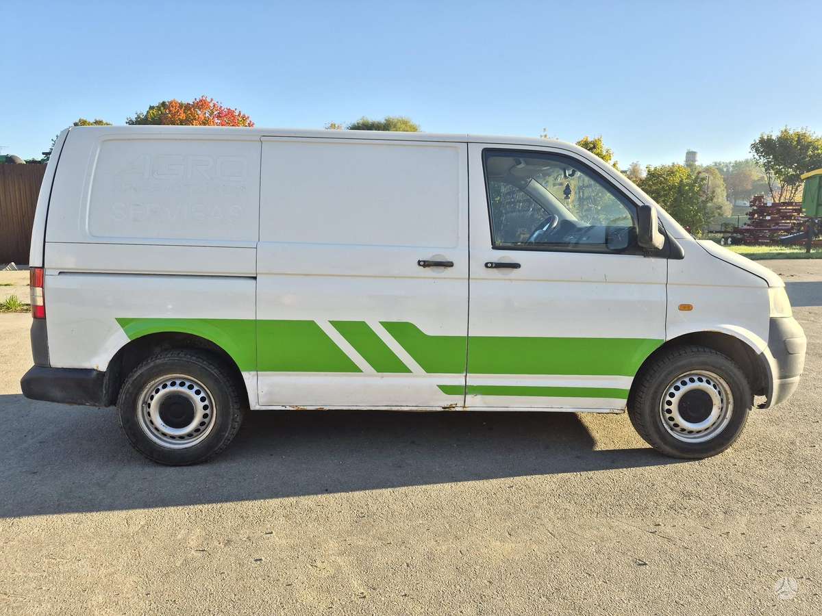 Volkswagen Transporter 2006 — салон