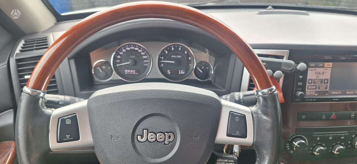 Jeep Grand 2010 — фото 16