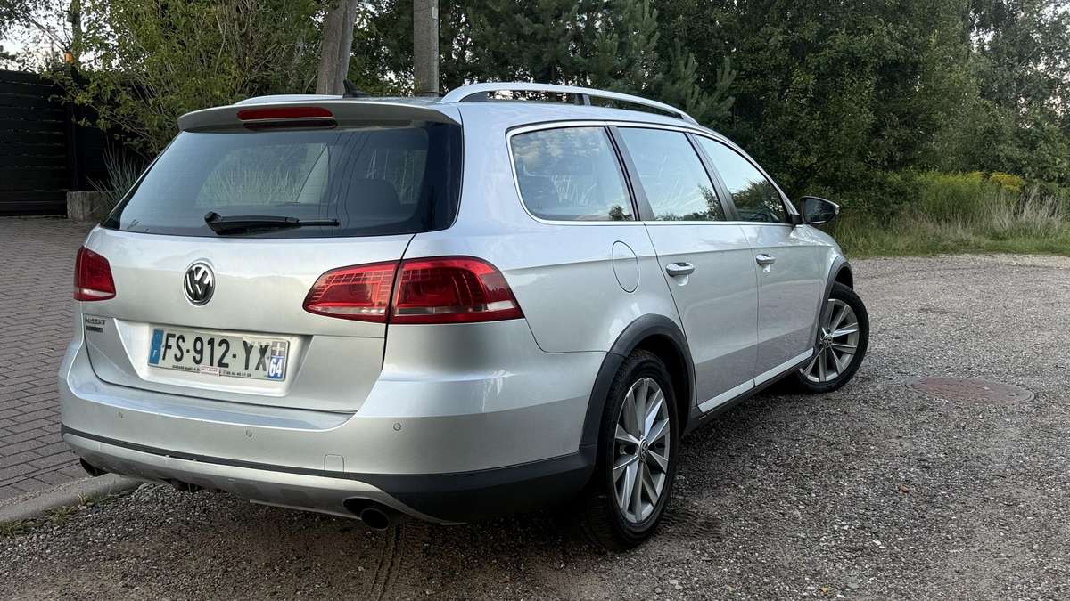 Volkswagen Passat 2014 — photo 12