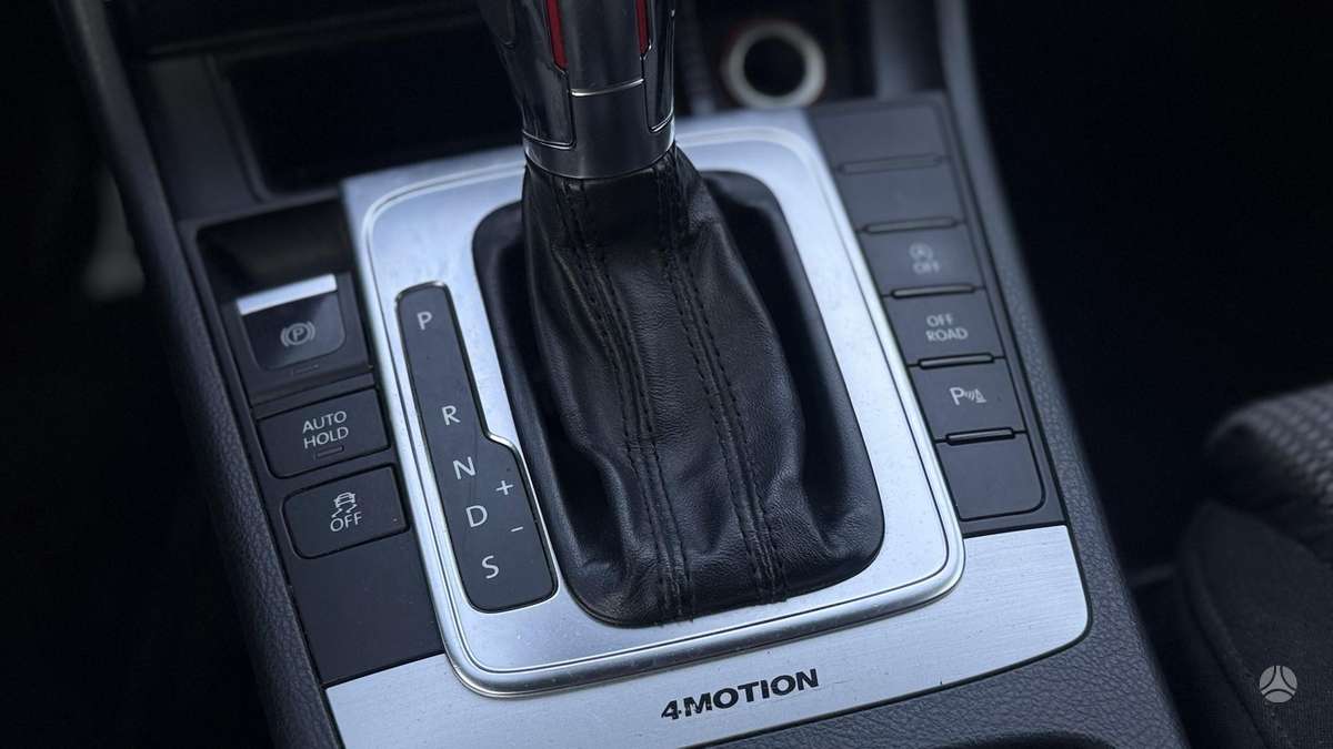 Volkswagen Passat 2014 — photo 21