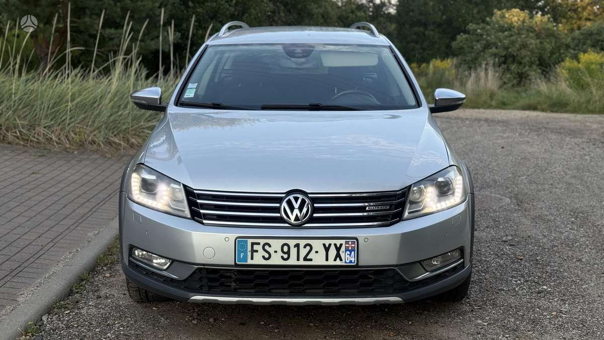 Volkswagen Passat 2014 — interior