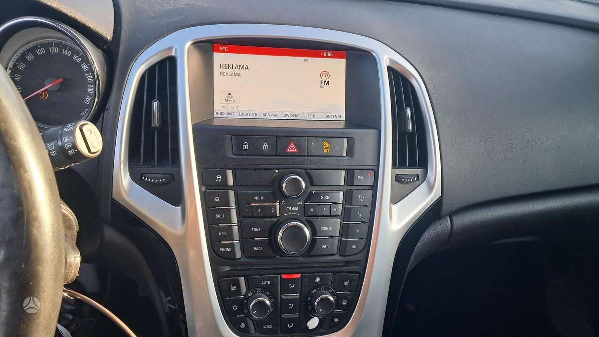 Opel Astra 2015 — photo 12