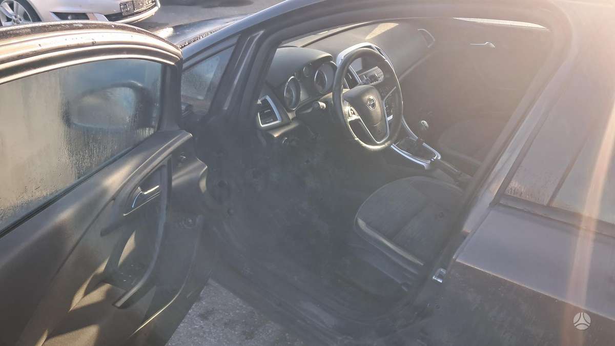 Opel Astra 2015 — photo 7