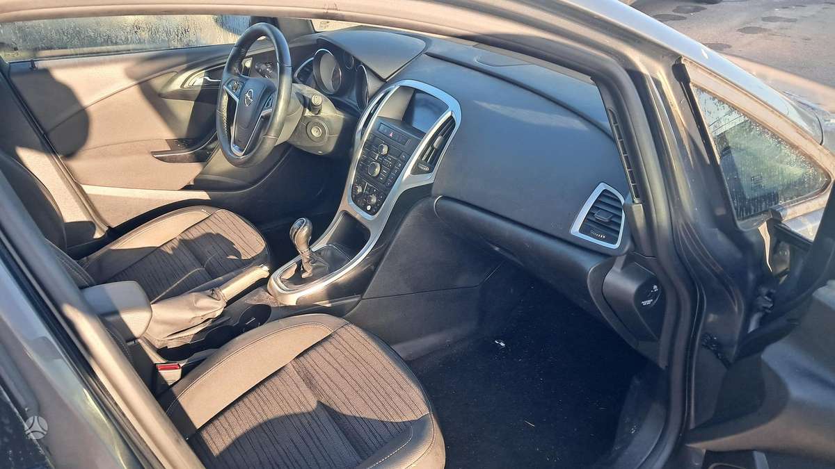 Opel Astra 2015 — photo 8