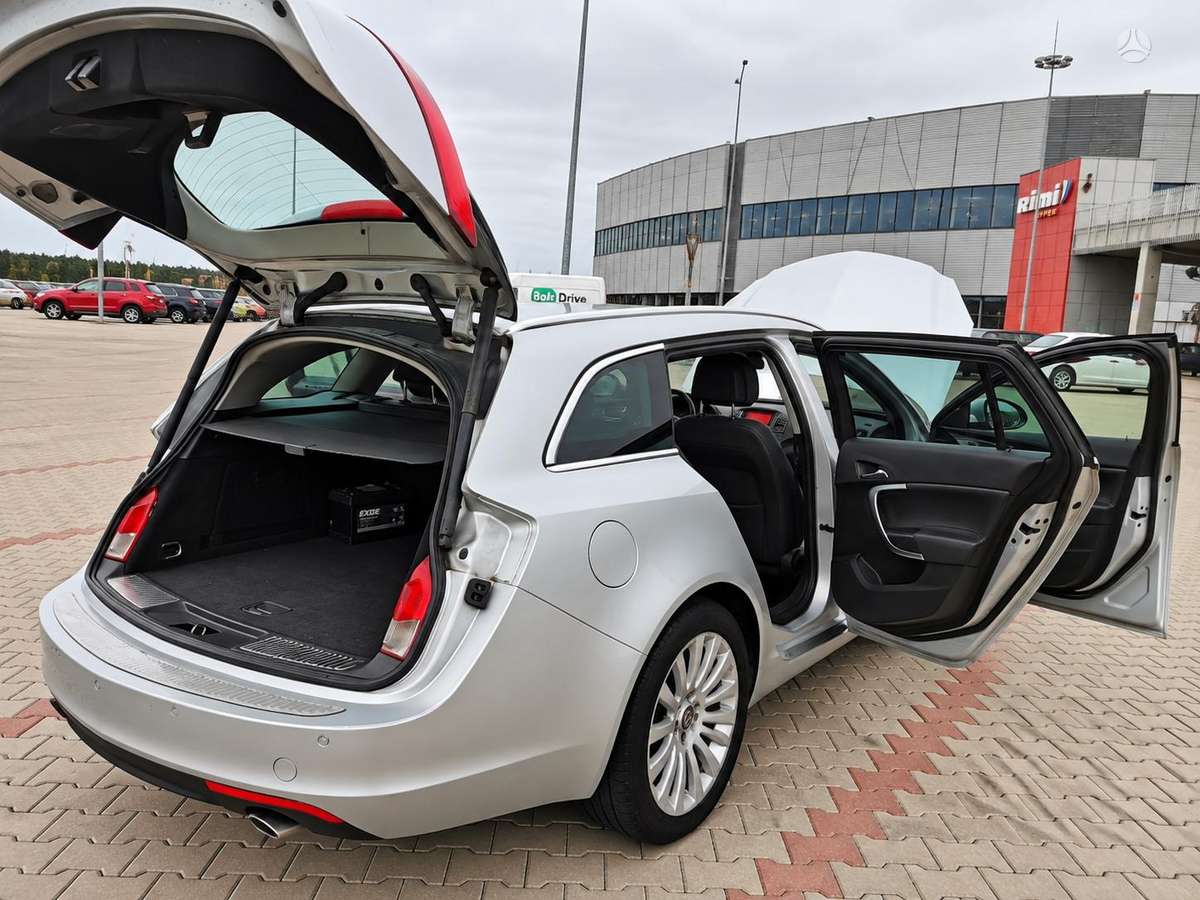Opel Insignia 2010 — photo 12