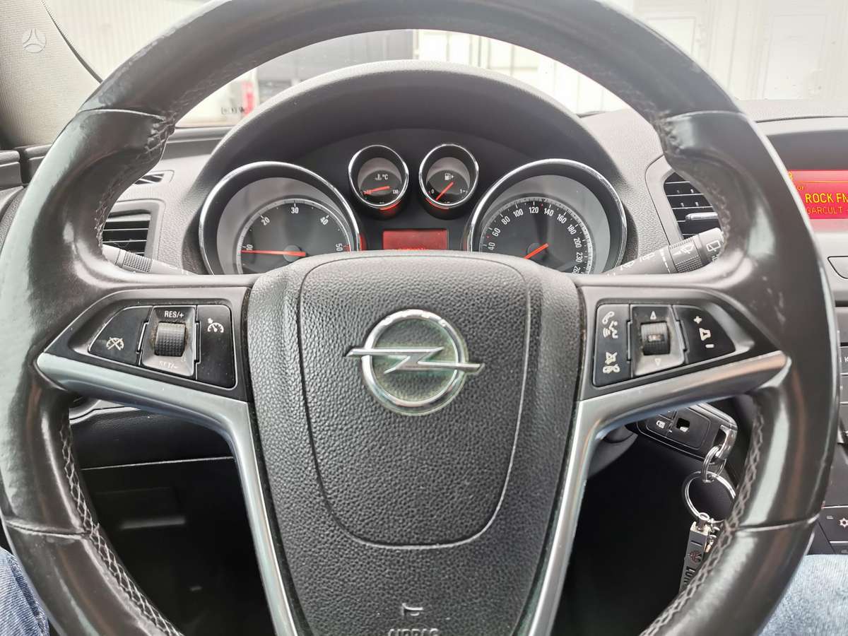 Opel Insignia 2010 — photo 20