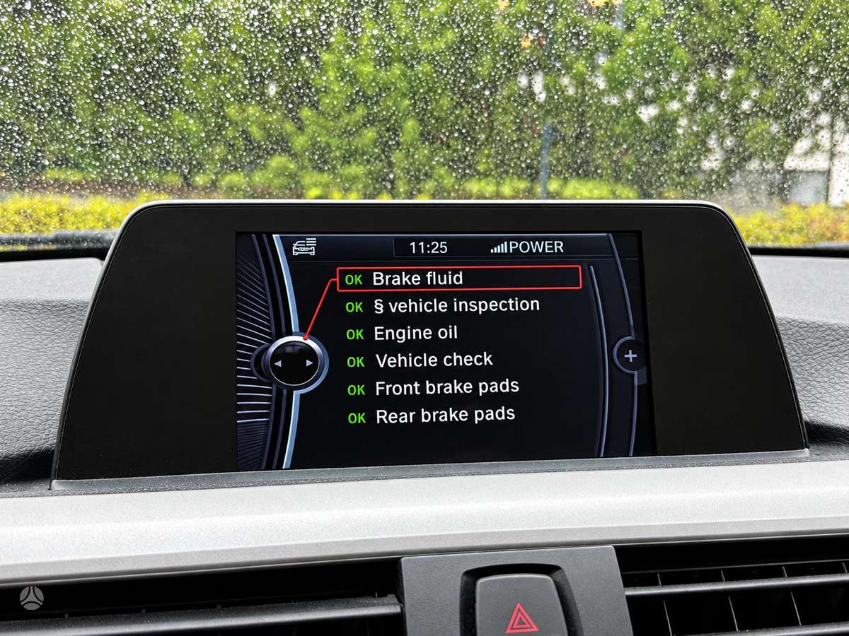 BMW 318 2013 — photo 20