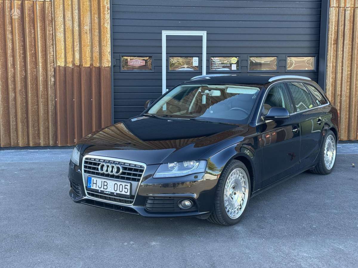 Audi A4 2008 — вигляд ззаду