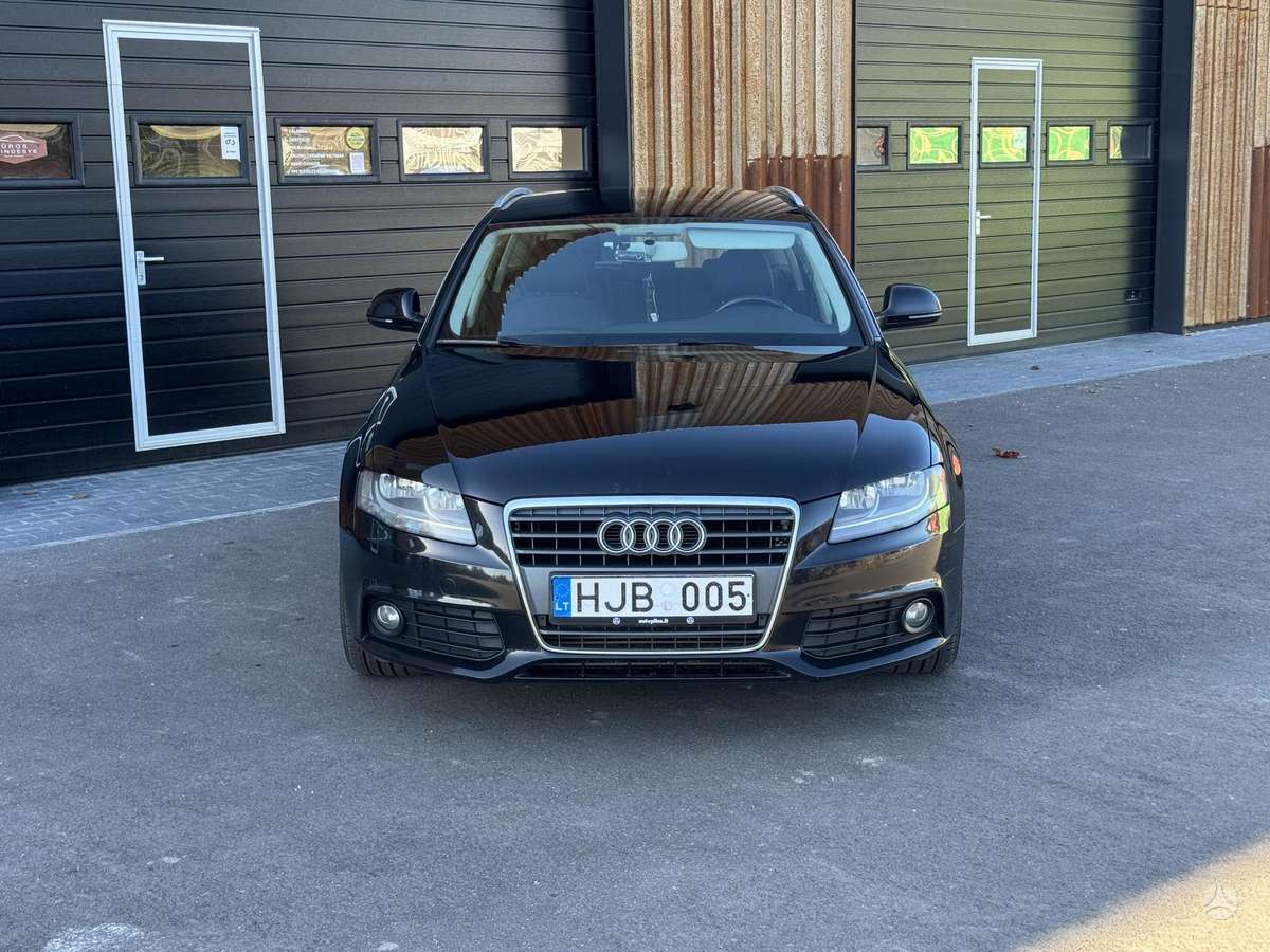 Audi A4 2008 — салон
