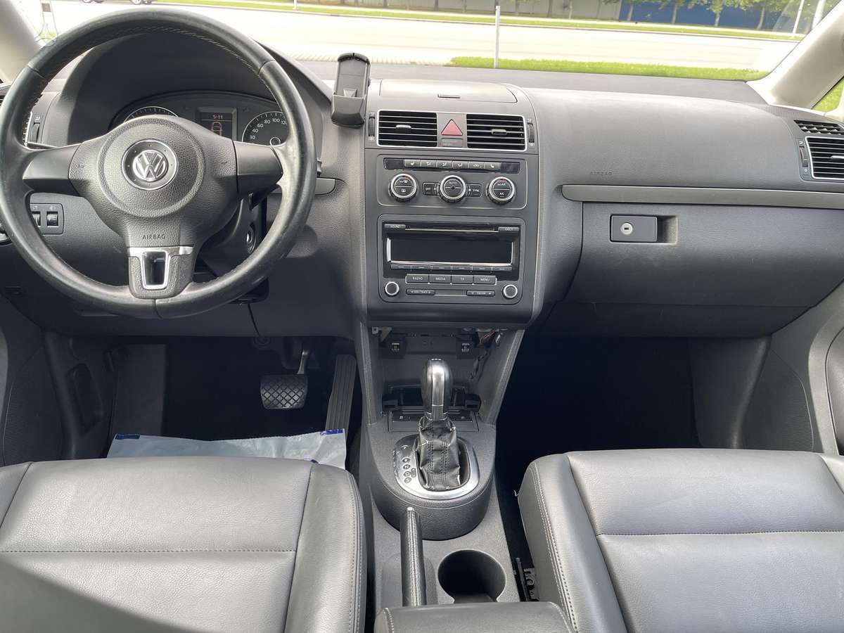 Volkswagen Touran 2013 — photo 10