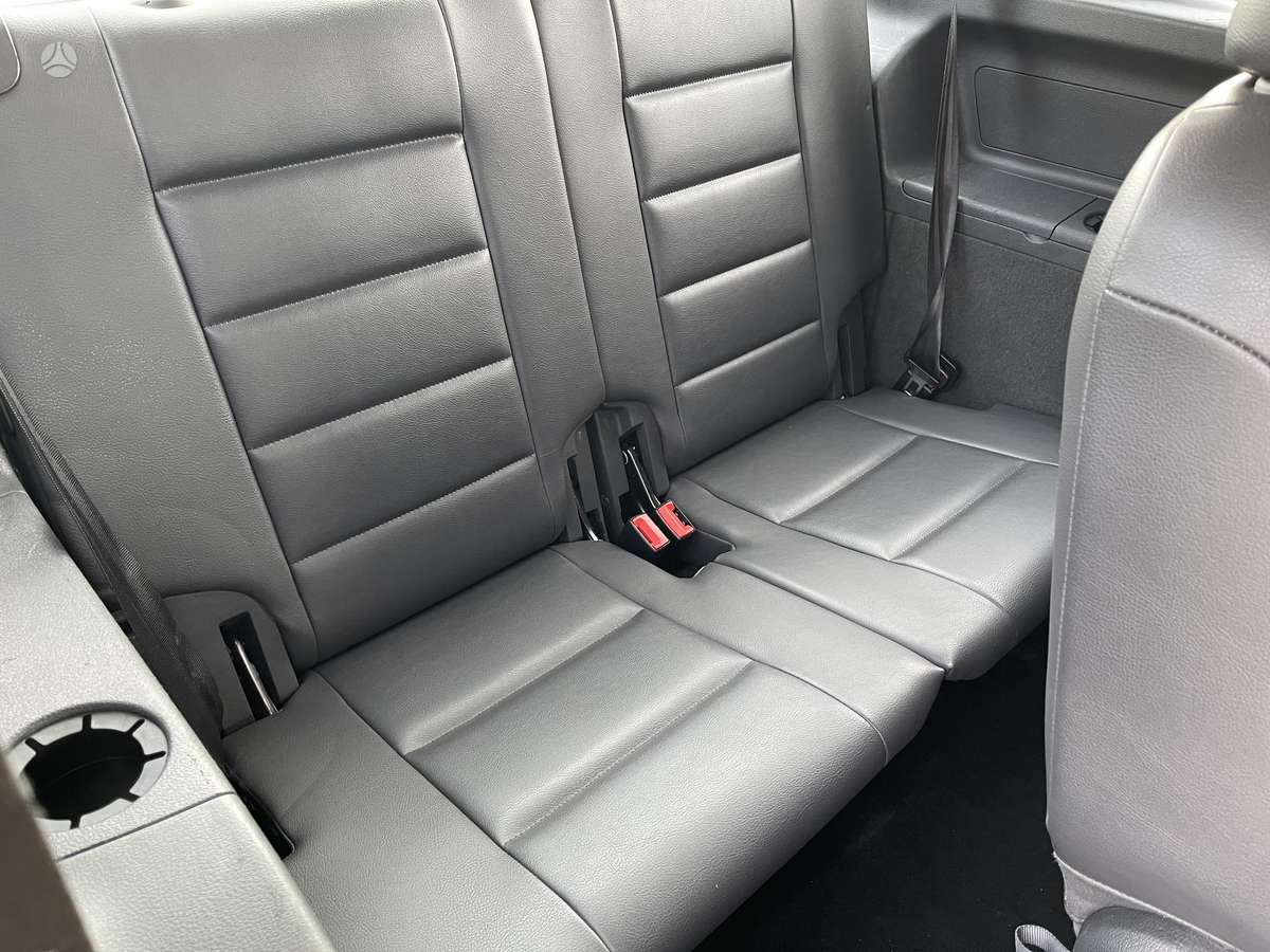 Volkswagen Touran 2013 — photo 15