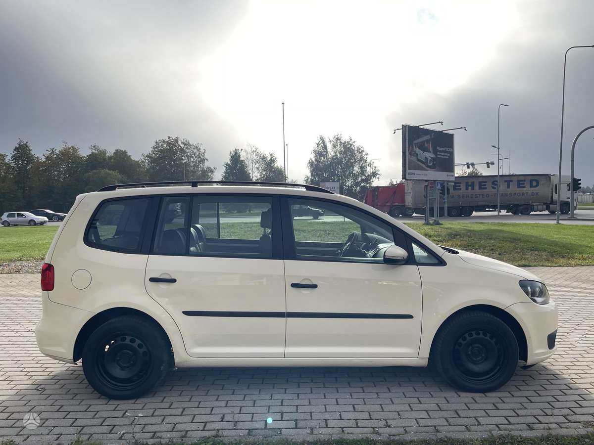 Volkswagen Touran 2013 — photo 5