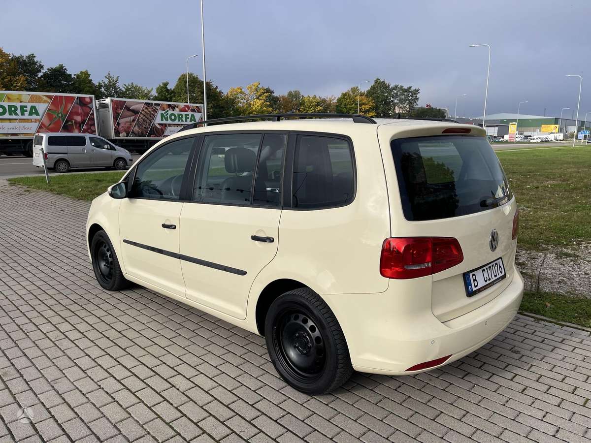 Volkswagen Touran 2013 — photo 6