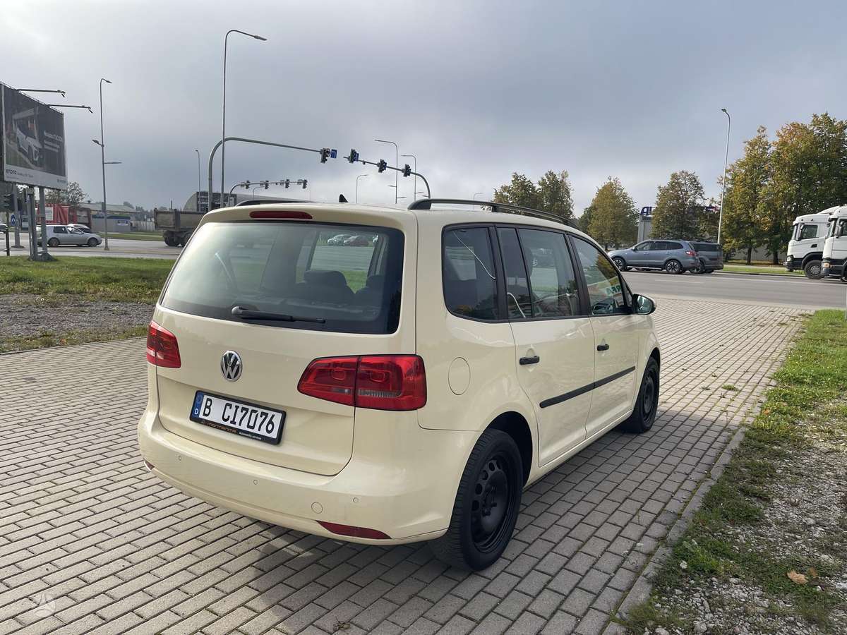 Volkswagen Touran 2013 — photo 7