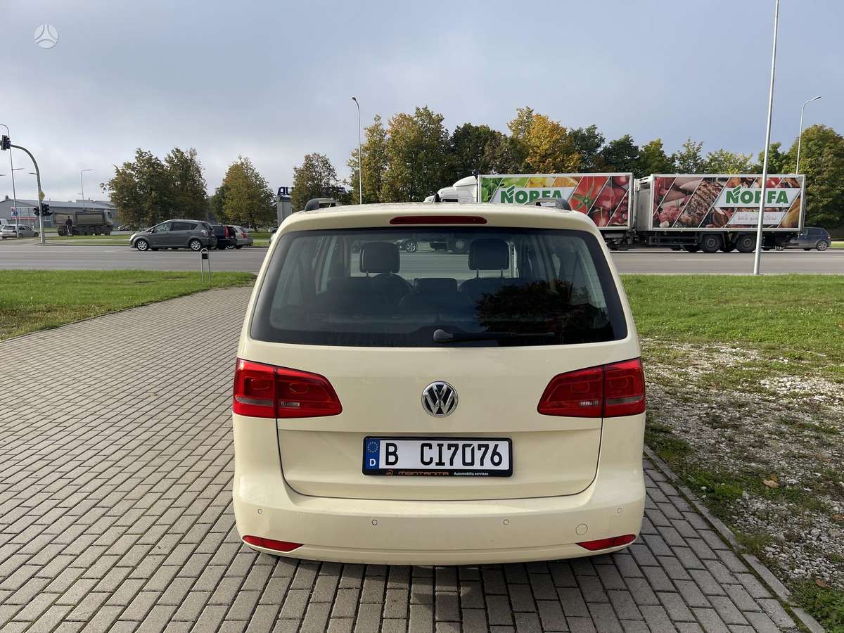 Volkswagen Touran 2013 — photo 8