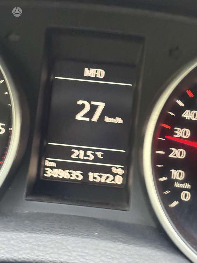 Volkswagen Golf 2012 — вигляд ззаду